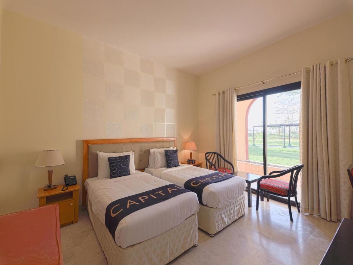 Capital O133 Al Sawadi Beach Resort & Spa Barka Exteriér fotografie