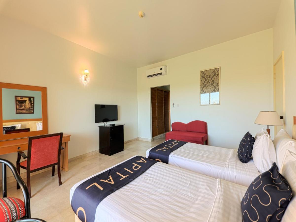 Capital O133 Al Sawadi Beach Resort & Spa Barka Exteriér fotografie