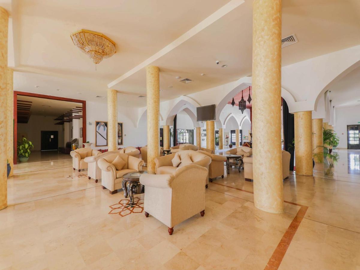 Capital O133 Al Sawadi Beach Resort & Spa Barka Exteriér fotografie