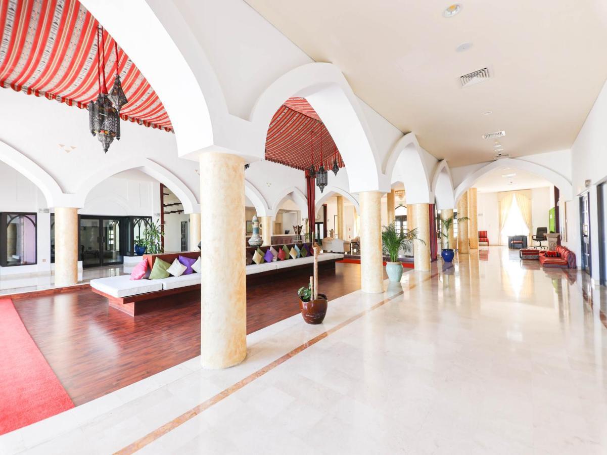 Capital O133 Al Sawadi Beach Resort & Spa Barka Exteriér fotografie