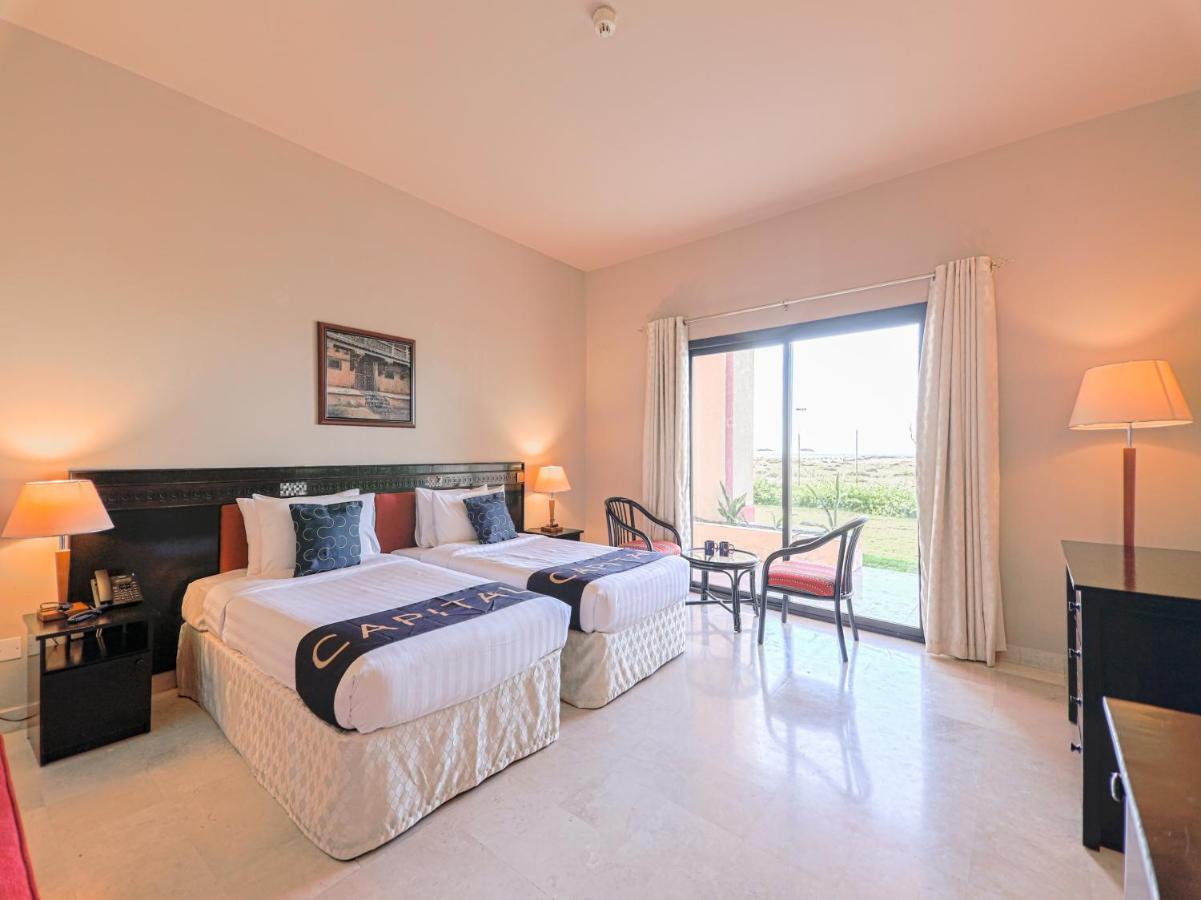 Capital O133 Al Sawadi Beach Resort & Spa Barka Exteriér fotografie
