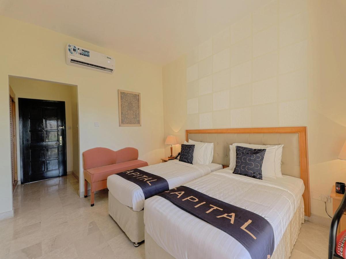 Capital O133 Al Sawadi Beach Resort & Spa Barka Exteriér fotografie